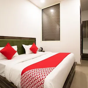 Hotel Oyo Flagship 44094 Grand Near Dashrath Puri Metro Station, New Delhi