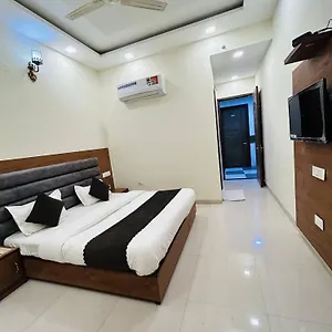 Hotel Woodlark Zirakpur !! Rated & Awarded In Tricity !!