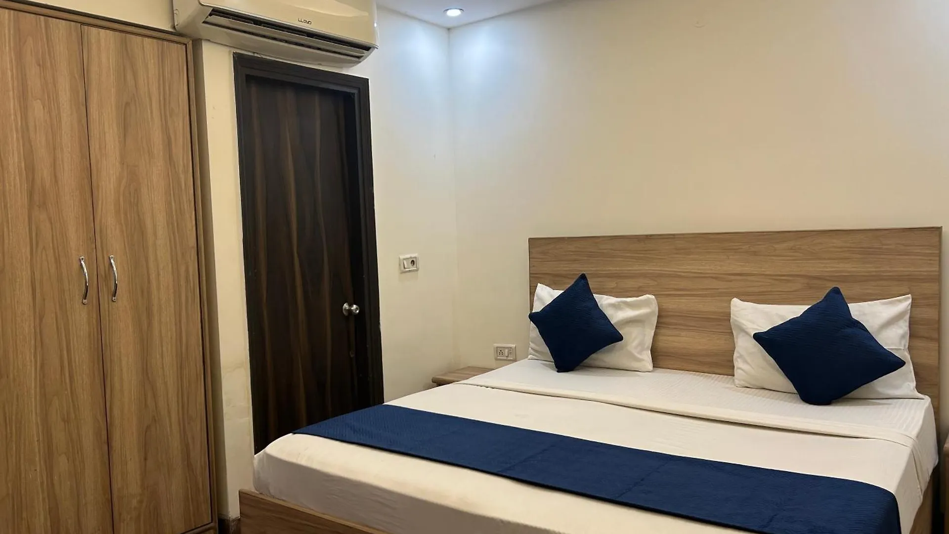 Airport Hotel Golden Bliss Near Delhi Airport New Delhi
